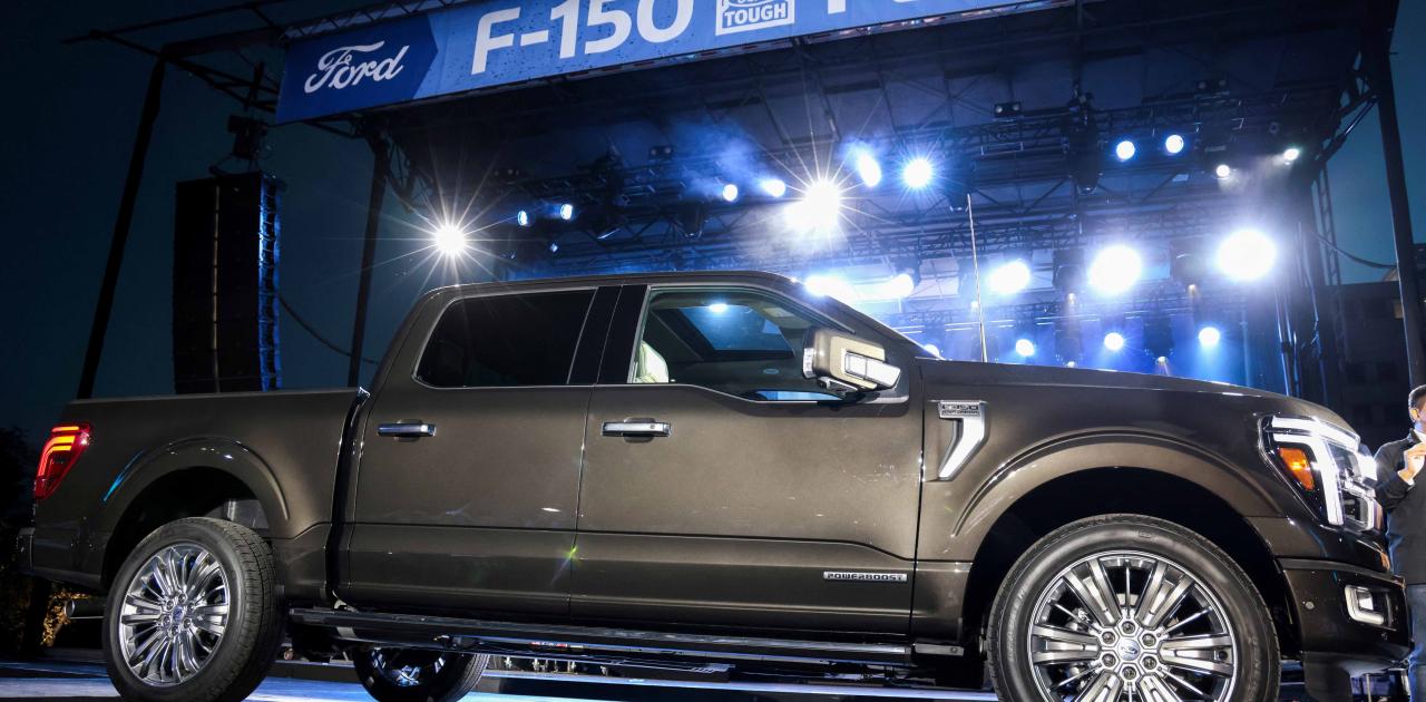 Ford&#039;s Third-Quarter US Auto Sales Rise on Pickup, Crossover SUV Demand (Reuters)