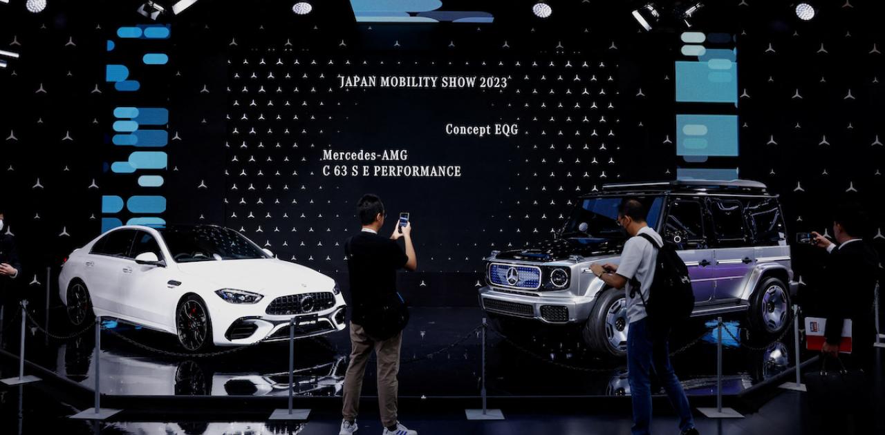 Mercedes Says &#039;Brutal&#039; EV Market Will Pressure Car Sales Margins (Reuters)