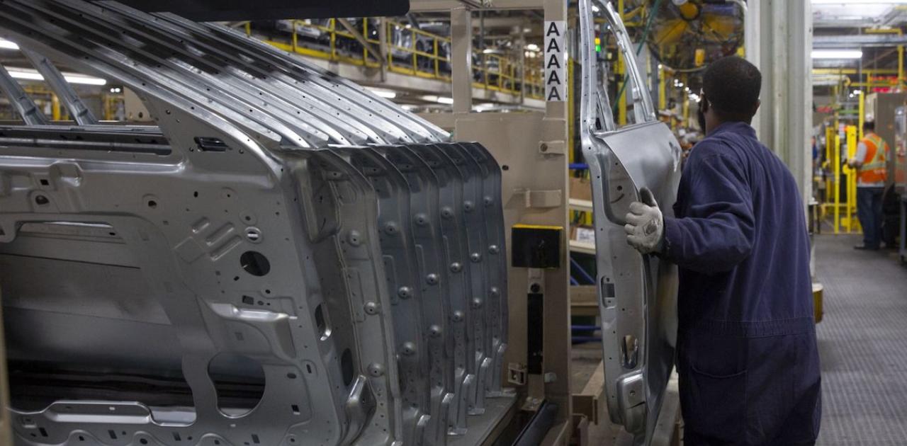 GM, Ford Slide as $80 Billion Union Risk Hits Confidence (Bloomberg)